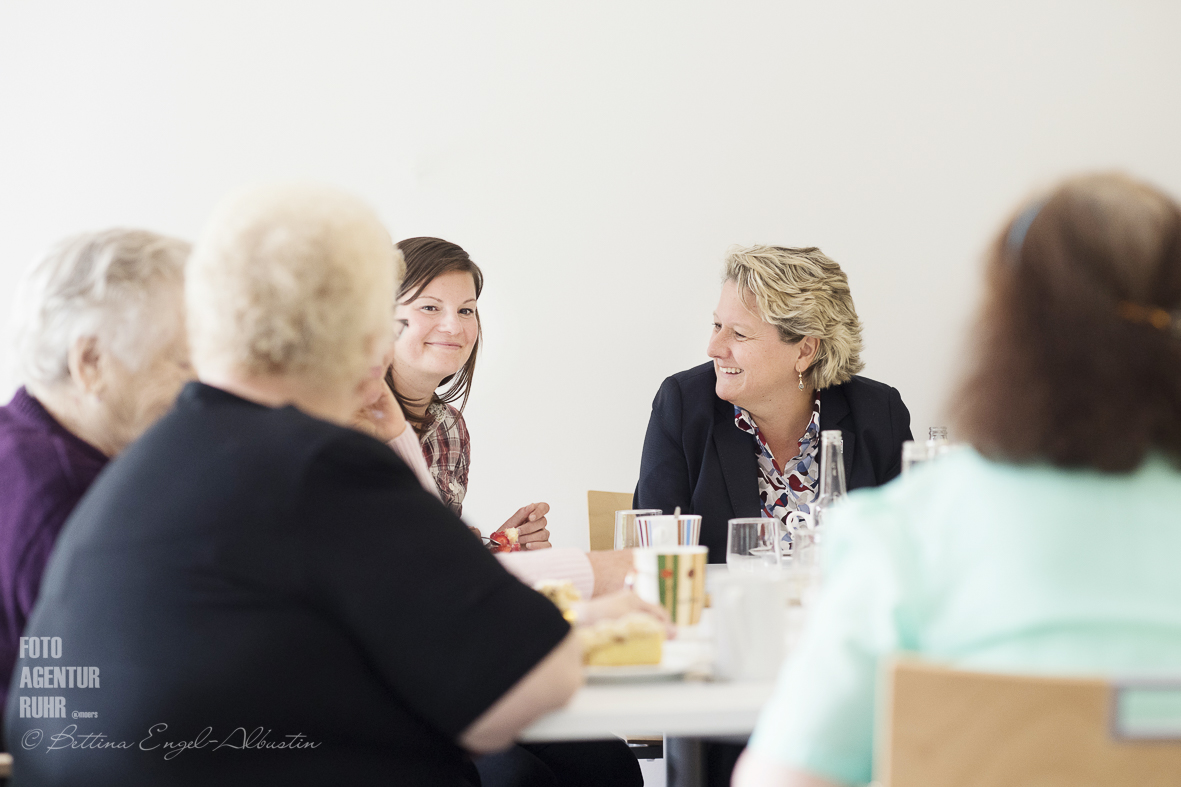 Kaffee und Kuchen mit Natalia Schulz und Svenja Schulze