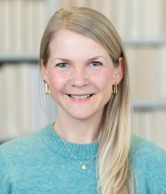 Dr. Stefanie  Cremer