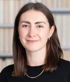 Dr.  Karolina  Siegert