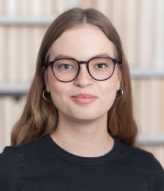  Louisa Noell